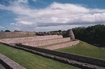 The gardens and doocot