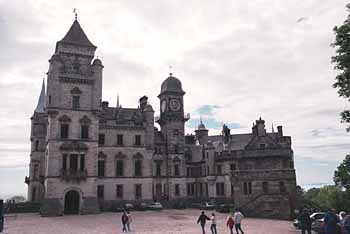 Dunrobin from the front, a quite different view