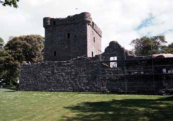 Construction on the walls of Lochleven